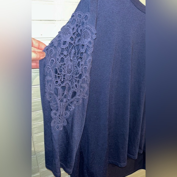 Cato Women's Navy Blue Tunic with Decorative Arm Embroidery Size 22/24 - Picture 3 of 6